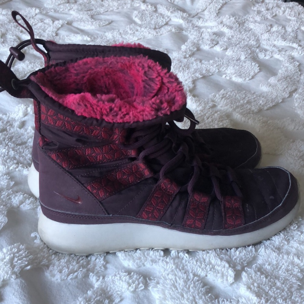 Nike Roshe boots